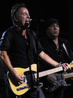 Bruce Springsteen&lt;BR&gt;&lt;A 
href=&quot;http://music.msn.com/wonderwall/bruce-springsteen/photo-gallery/in-focus/?photoidx=1&quot; 
type=Msn.Entertain.Server.WebControls.LinkableHyperlink target=&quot;&quot; 
LinkType=&quot;Page&quot; GLink=&quot;0&quot; Arg=&quot;103382&quot;&gt;More photos&lt;/A&gt;